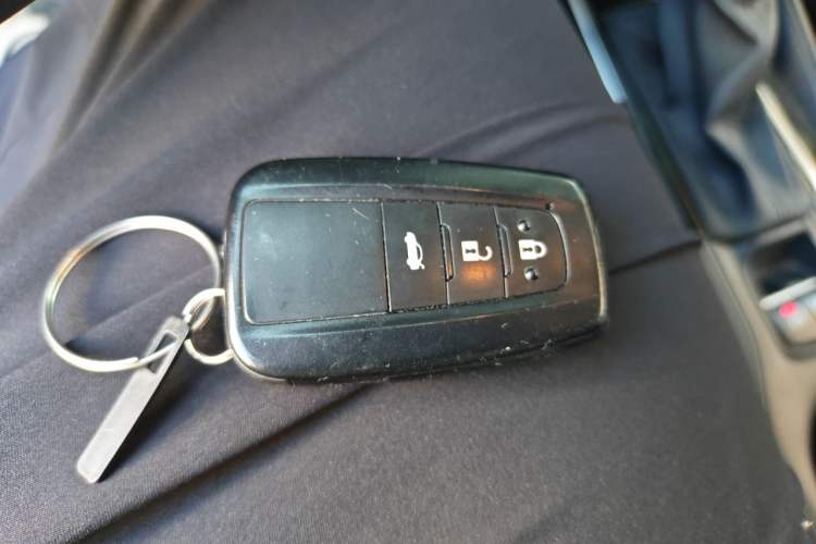 Used Toyota Corolla 2022 Dual-Motor 1.8L E-CVT Pioneer Edition Vehicle Key