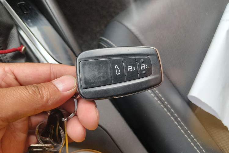 Used Toyota Corolla 2022 Dual-Motor 1.8L E-CVT Pioneer Edition Vehicle Key
