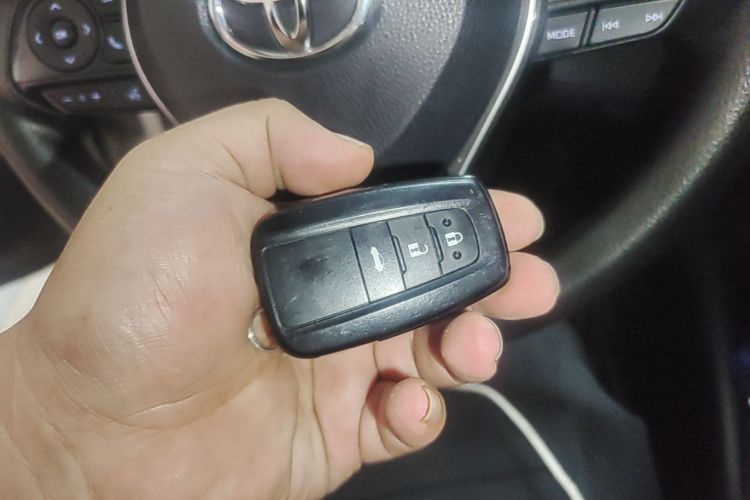 Used Toyota Corolla 2022 1.2T S-CVT Pioneer PLUS Edition Vehicle Key