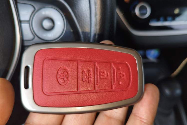 Used Toyota Corolla 2022 Dual-Motor 1.8L E-CVT Pioneer Edition Vehicle Key