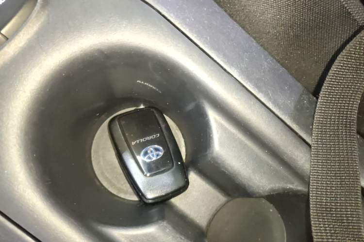 Used Toyota Corolla 2022 Dual-Motor 1.8L E-CVT Pioneer Edition Vehicle Key