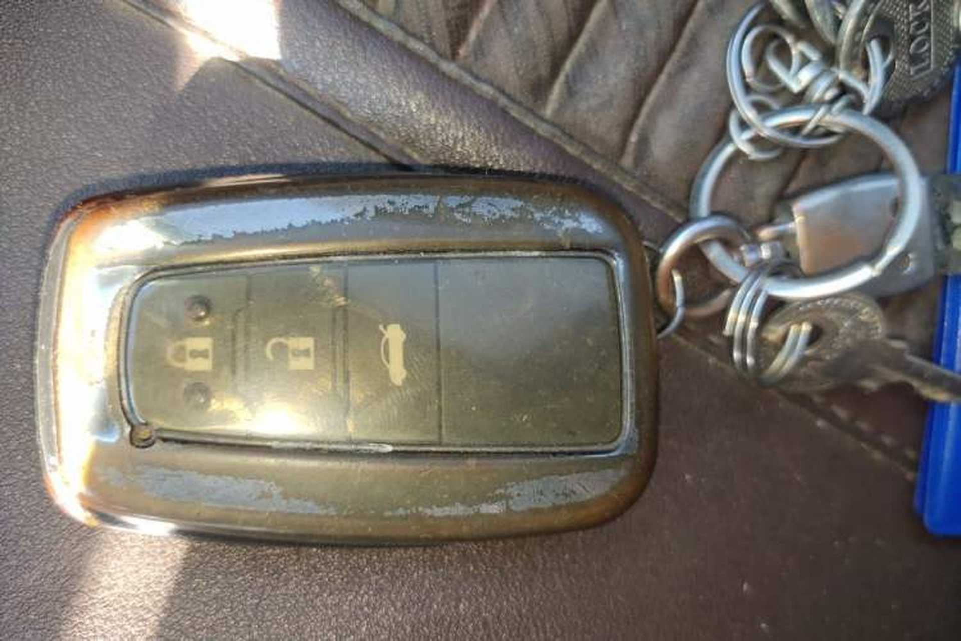 Used Toyota Corolla 2022 Dual-Motor 1.8L E-CVT Pioneer Edition Vehicle Key
