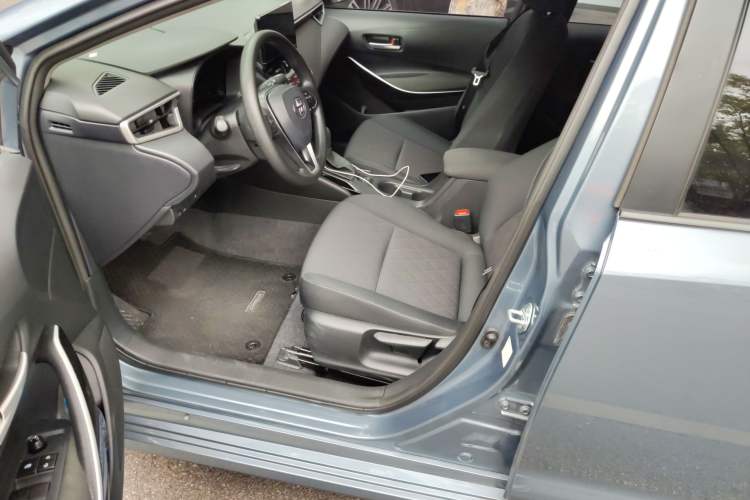 Used Toyota Corolla 2023 1.8L Smart Electric Hybrid Dual-Motor Pioneer Edition Driver Seat