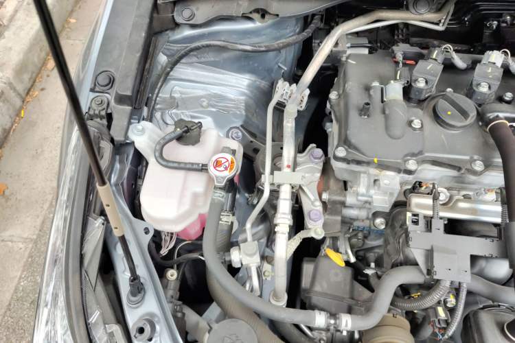 Used Toyota Corolla 2023 1.8L Smart Electric Hybrid Dual-Motor Pioneer Edition Engine Bay Right