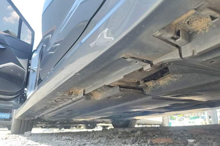 Used Toyota Corolla 2023 1.8L Smart Electric Hybrid Dual-Motor Pioneer Edition Left Side Sill
