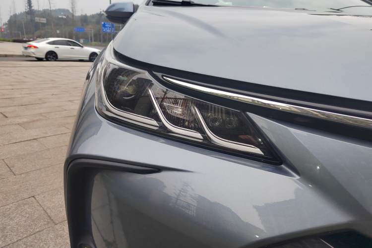 Used Toyota Corolla 2023 1.8L Smart Electric Hybrid Dual-Motor Elite Edition Right Front Headlight