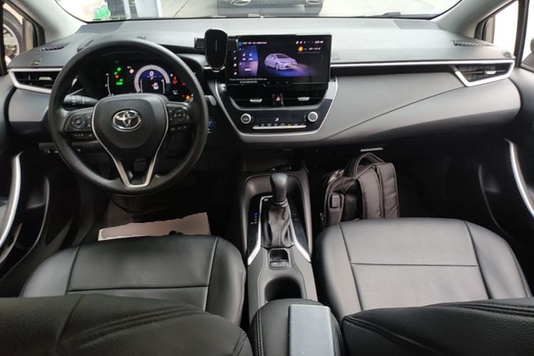 Used Toyota Corolla 2023 1.8L Smart Electric Hybrid Dual-Motor Elite Edition Center Console