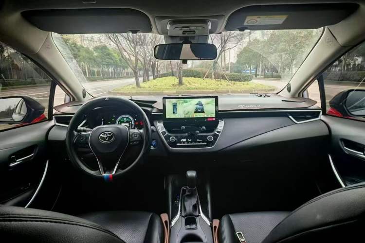 Used Toyota Corolla 2023 1.8L Smart Electric Hybrid Dual-Motor Pioneer Edition Interior 3