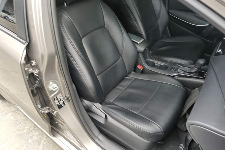 Used Toyota Corolla 2023 1.8L Smart Electric Hybrid Dual-Motor Elite Edition Right Front Seat