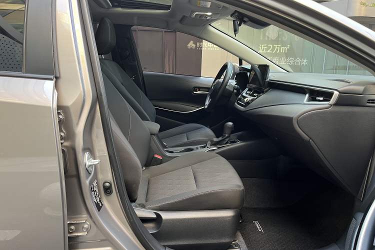 Used Toyota Corolla 2023 1.8L Smart Electric Hybrid Dual-Motor Elite Edition Right Front Seat