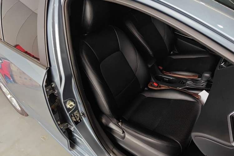 Used Toyota Corolla 2023 1.8L Smart Electric Hybrid Dual-Motor Pioneer Edition Right Front Seat