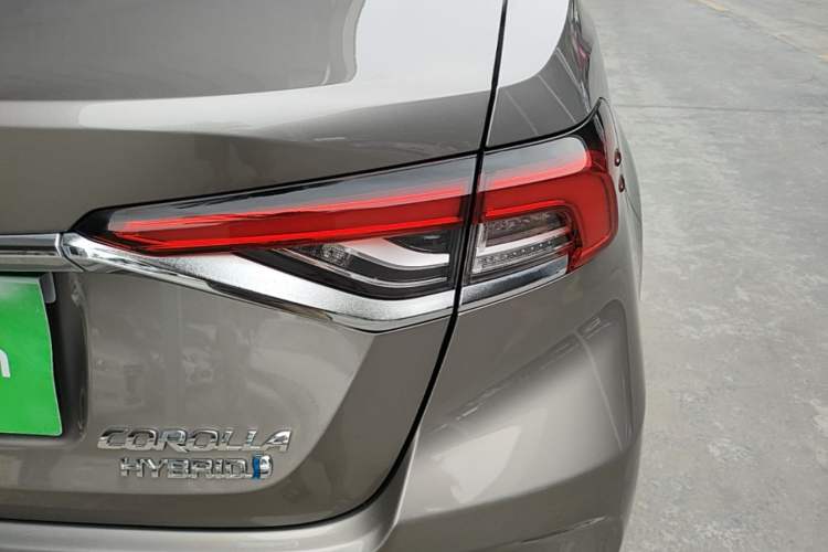 Used Toyota Corolla 2023 1.8L Smart Electric Hybrid Dual-Motor Elite Edition Right Rear Taillight