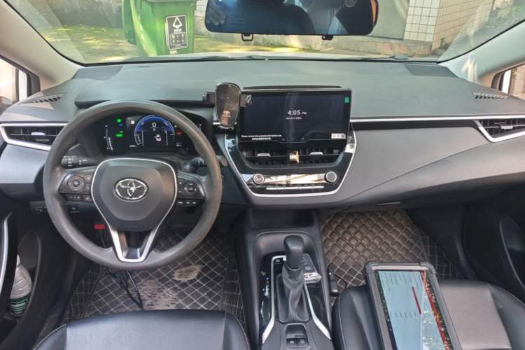 Used Toyota Corolla 2023 1.8L Smart Electric Hybrid Dual-Motor Elite Edition Center Console