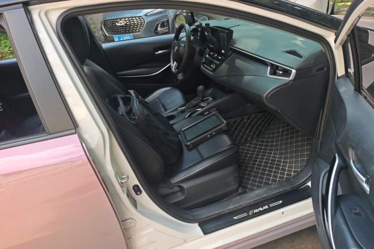 Used Toyota Corolla 2023 1.8L Smart Electric Hybrid Dual-Motor Elite Edition Right Front Seat