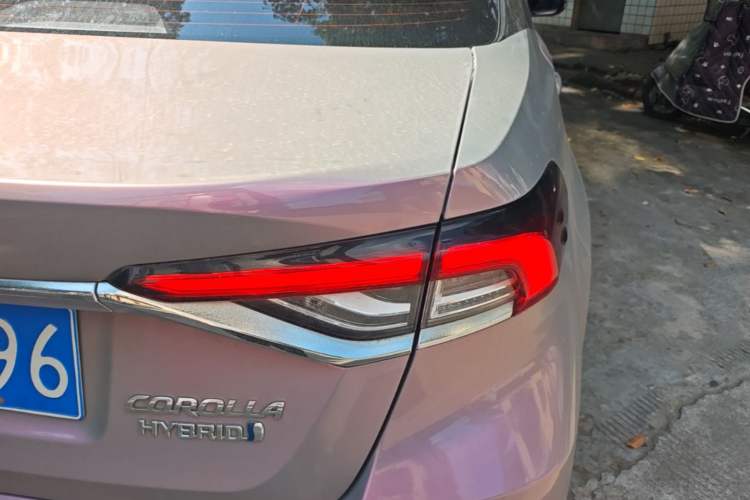 Used Toyota Corolla 2023 1.8L Smart Electric Hybrid Dual-Motor Elite Edition Right Rear Taillight