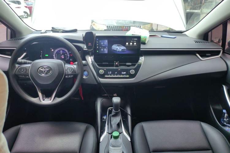 Used Toyota Corolla 2023 1.8L Smart Electric Hybrid Dual-Motor Pioneer Edition Center Console