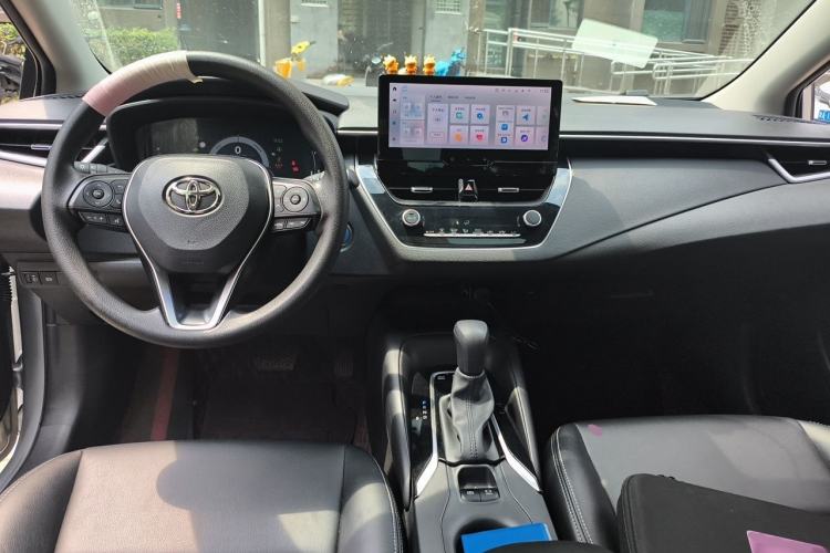 Used Toyota Corolla 2023 1.8L Smart Electric Hybrid Dual-Motor Elite Edition Center Console