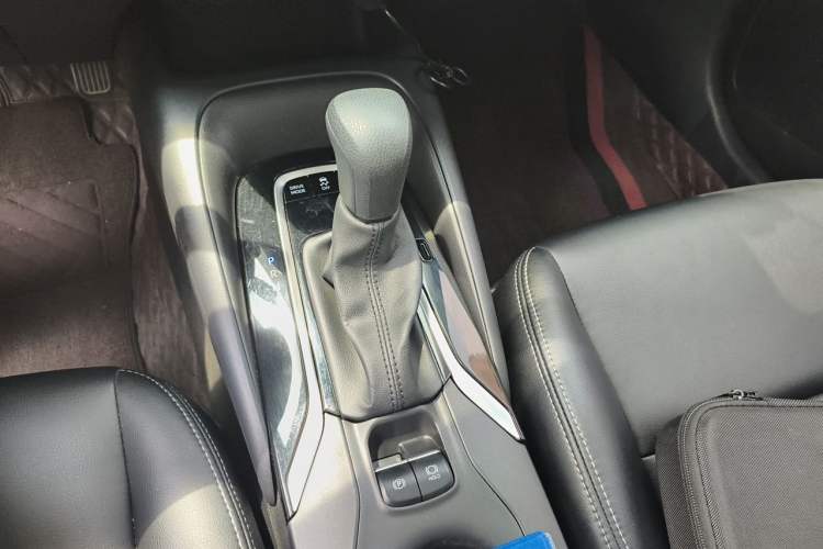 Used Toyota Corolla 2023 1.8L Smart Electric Hybrid Dual-Motor Elite Edition Gear Lever
