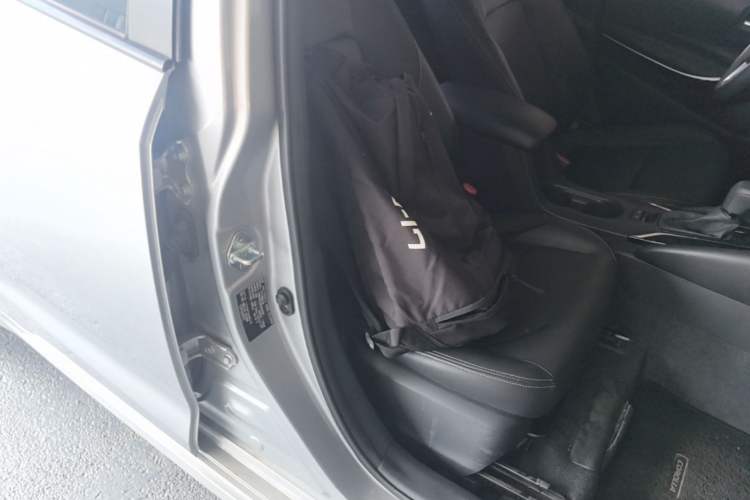 Used Toyota Corolla 2023 1.8L Smart Electric Hybrid Dual-Motor Elite Edition Right Front Seat