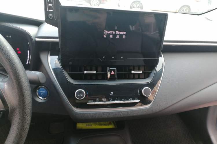 Used Toyota Corolla 2023 1.8L Smart Electric Hybrid Dual-Motor Elite Edition Audio And AC Panel