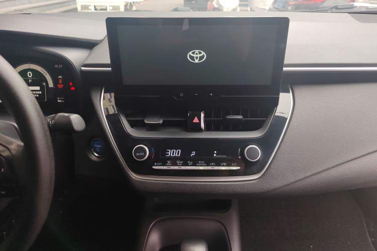 Used Toyota Corolla 2023 1.8L Smart Electric Hybrid Dual-Motor Pioneer Edition Audio And AC Panel