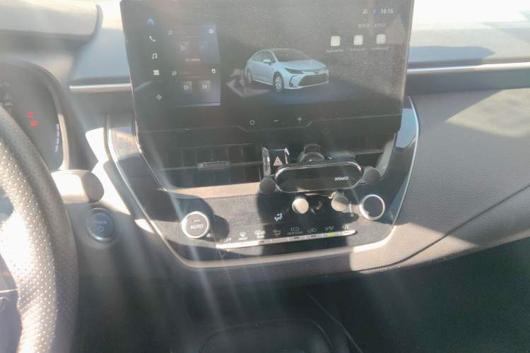 Used Toyota Corolla 2023 1.8L Smart Electric Hybrid Dual-Motor Pioneer Edition Audio And AC Panel