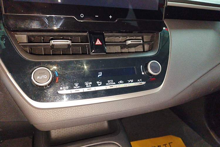 Used Toyota Corolla 2023 1.8L Smart Electric Hybrid Dual-Motor Elite Edition Audio And AC Panel