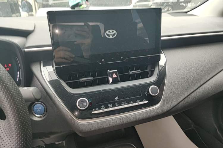 Used Toyota Corolla 2023 1.8L Smart Electric Hybrid Dual-Motor Pioneer Edition Audio And AC Panel
