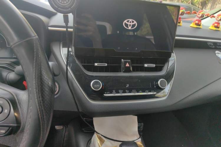 Used Toyota Corolla 2023 1.8L Smart Electric Hybrid Dual-Motor Elite Edition Audio And AC Panel