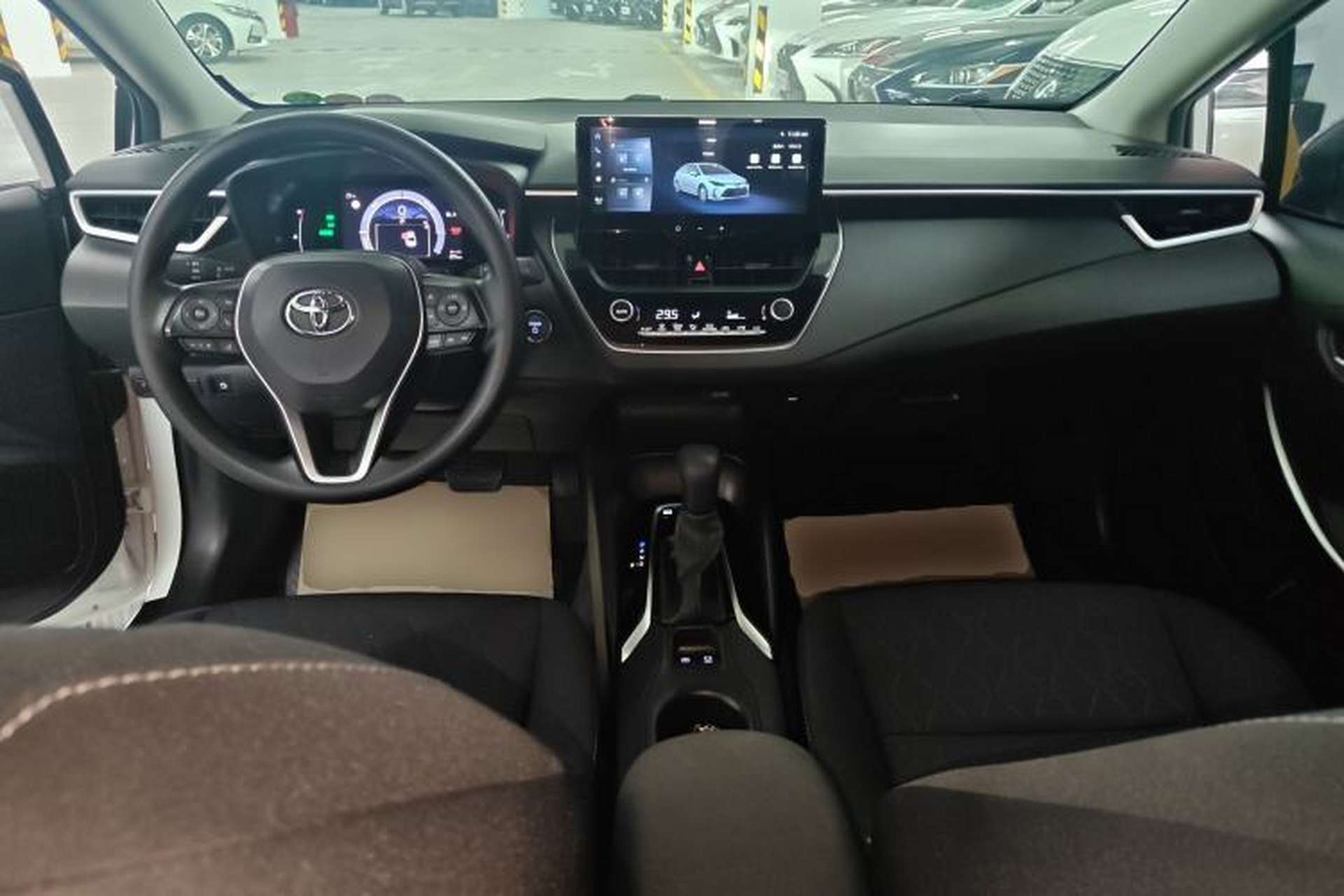 Used Toyota Corolla 2023 1.8L Smart Electric Hybrid Dual-Motor Pioneer Edition Center Console