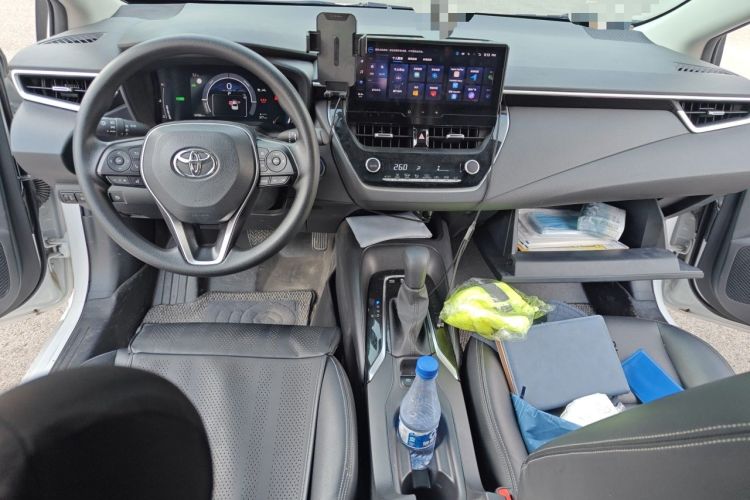 Used Toyota Corolla 2023 1.8L Smart Electric Hybrid Dual-Motor Elite Edition Center Console
