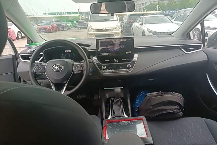 Used Toyota Corolla 2023 1.8L Smart Electric Hybrid Dual-Motor Elite Edition Center Console