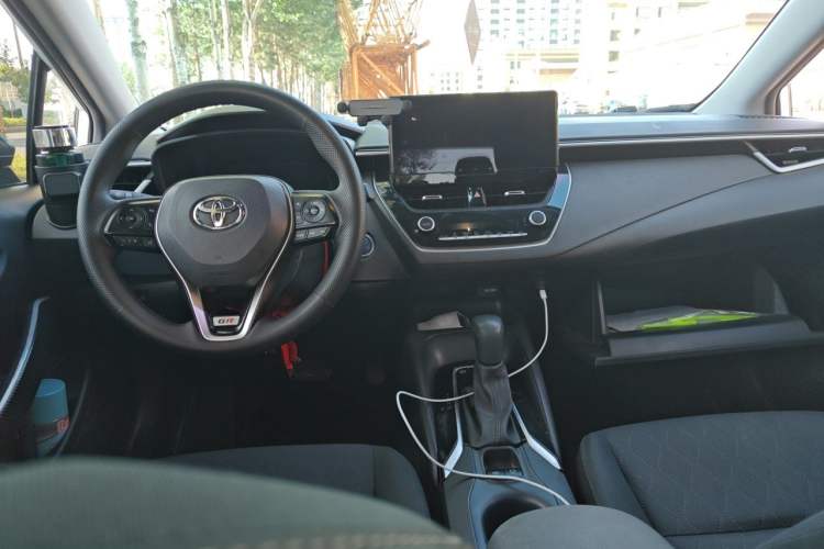Used Toyota Corolla 2023 1.8L Smart Electric Hybrid Dual-Motor Elite Edition Center Console