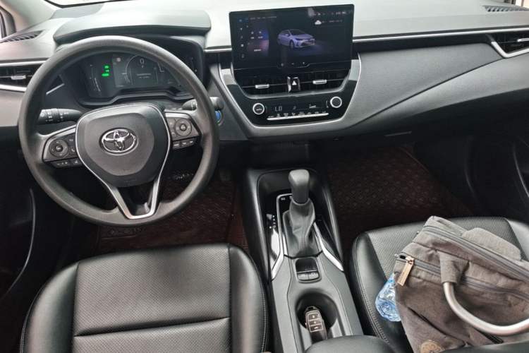 Used Toyota Corolla 2023 1.8L Smart Electric Hybrid Dual-Motor Elite Edition Center Console