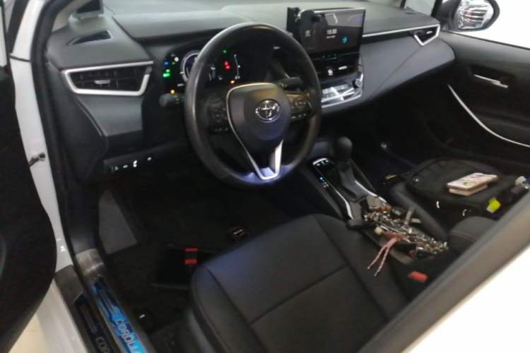 Used Toyota Corolla 2023 1.8L Smart Electric Hybrid Dual-Motor Elite Edition Center Console