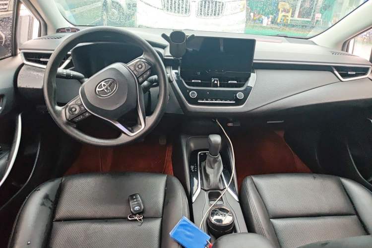 Used Toyota Corolla 2023 1.8L Smart Electric Hybrid Dual-Motor Elite Edition Center Console