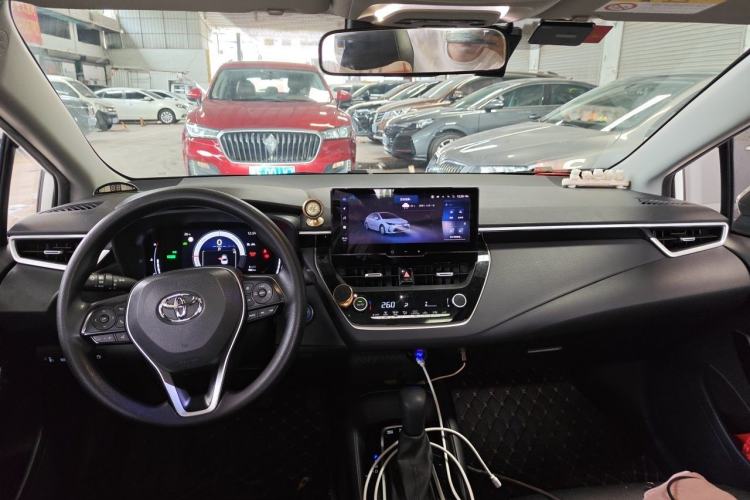 Used Toyota Corolla 2023 1.8L Smart Electric Hybrid Dual-Motor Elite Edition Center Console