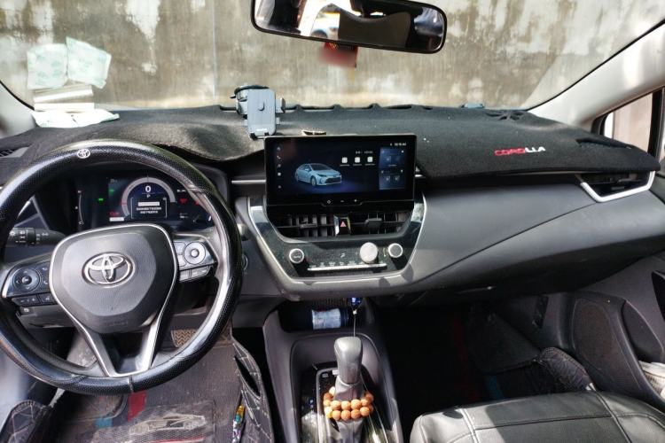 Used Toyota Corolla 2023 1.8L Smart Electric Hybrid Dual-Motor Pioneer Edition Center Console