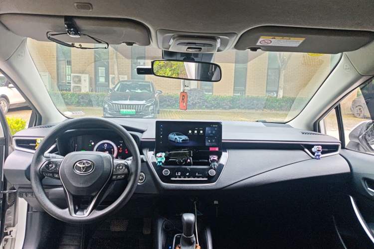 Used Toyota Corolla 2023 1.8L Smart Electric Hybrid Dual-Motor Pioneer Edition Center Console