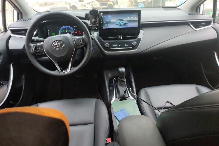 Used Toyota Corolla 2023 1.8L Smart Electric Hybrid Dual-Motor Pioneer Edition Center Console