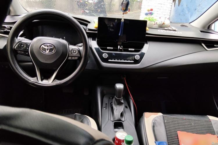 Used Toyota Corolla 2023 1.8L Smart Electric Hybrid Dual-Motor Elite Edition Center Console