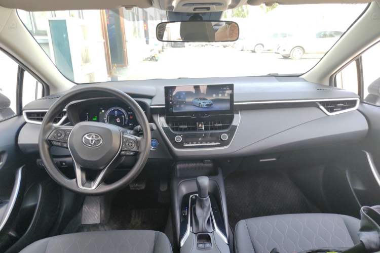 Used Toyota Corolla 2023 1.8L Smart Electric Hybrid Dual-Motor Pioneer Edition Center Console