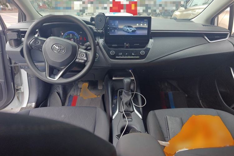 Used Toyota Corolla 2023 1.8L Smart Electric Hybrid Dual-Motor Pioneer Edition Center Console