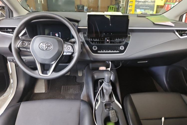 Used Toyota Corolla 2023 1.8L Smart Electric Hybrid Dual-Motor Pioneer Edition Center Console