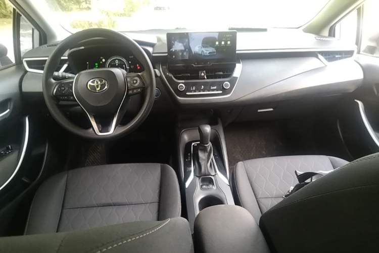 Used Toyota Corolla 2023 1.8L Smart Electric Hybrid Dual-Motor Pioneer Edition Center Console