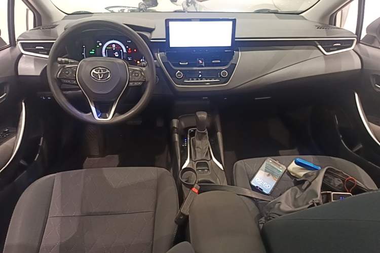 Used Toyota Corolla 2023 1.8L Smart Electric Hybrid Dual-Motor Elite Edition Center Console