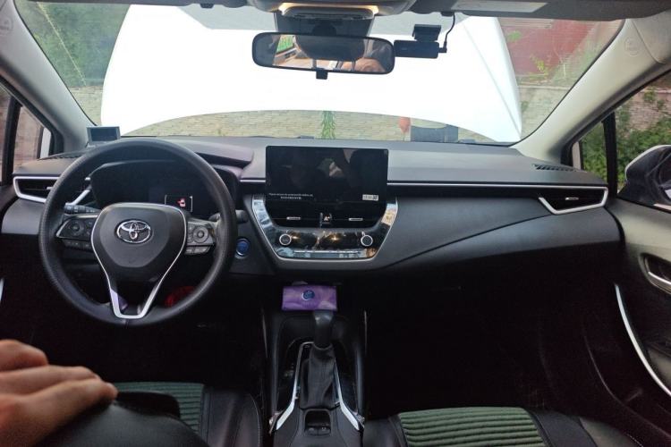 Used Toyota Corolla 2023 1.8L Smart Electric Hybrid Dual-Motor Elite Edition Center Console