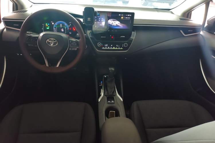 Used Toyota Corolla 2023 1.8L Smart Electric Hybrid Dual-Motor Elite Edition Center Console
