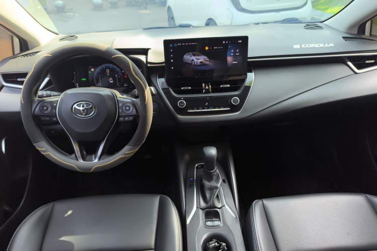Used Toyota Corolla 2023 1.8L Smart Electric Hybrid Dual-Motor Elite Edition Center Console