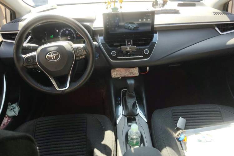 Used Toyota Corolla 2023 1.8L Smart Electric Hybrid Dual-Motor Pioneer Edition Center Console